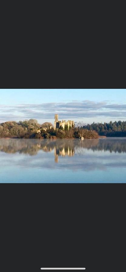 Lough Key Luxury Riverfront Apartment Cootehall エクステリア 写真