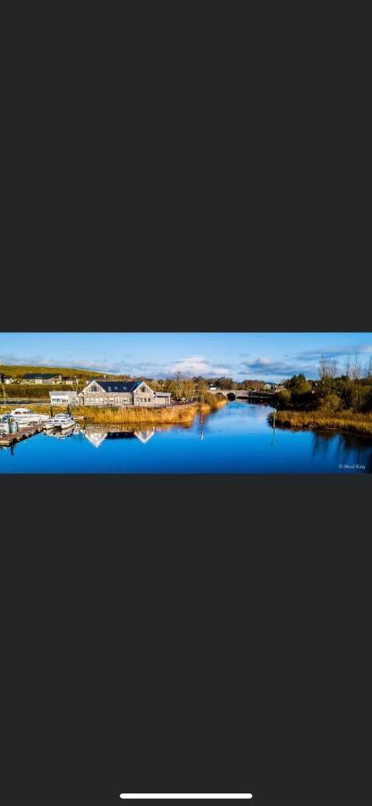 Lough Key Luxury Riverfront Apartment Cootehall エクステリア 写真