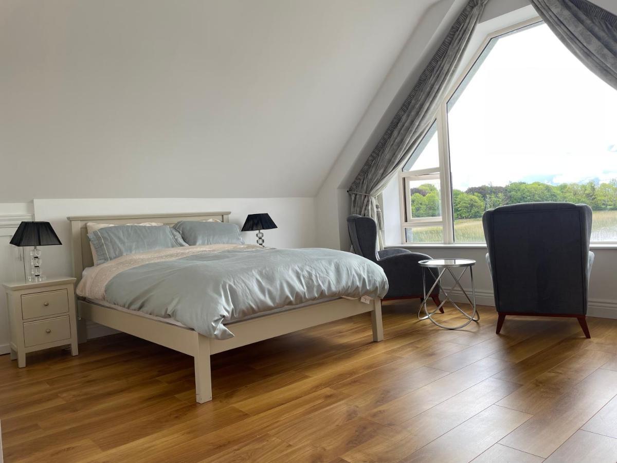 Lough Key Luxury Riverfront Apartment Cootehall エクステリア 写真