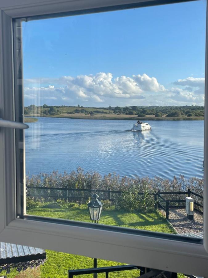 Lough Key Luxury Riverfront Apartment Cootehall エクステリア 写真